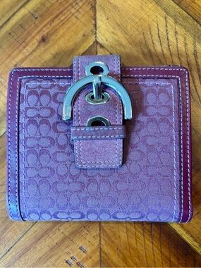 Coach vintage SoHo compact wallet with dust bag